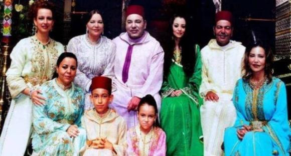 Vị hoàng đế cưới 500 vợ, sinh 525 con trai và 342 con gái - Hình 3 Vi hoang de cuoi 500 vo, sinh 525 con trai va 342 con gai-Hinh-3