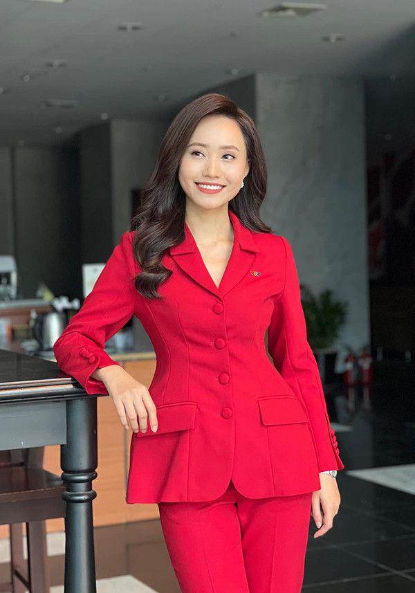 Trong suốt quá trình tìm lại vóc dáng, BTV Xuân Anh cho biết cô nhận được sự động viên của chồng. "Chồng cũng là người ở bên, chia sẻ với tôi rất nhiều trong suốt thời gian bầu bí tới giờ, giúp tâm lý tôi được thoải mái. Chính anh động viên tôi quyết tâm tập luyện, lấy lại vóc dáng để quay lại công việc thuận lợi hơn", nữ BTV tâm sự.