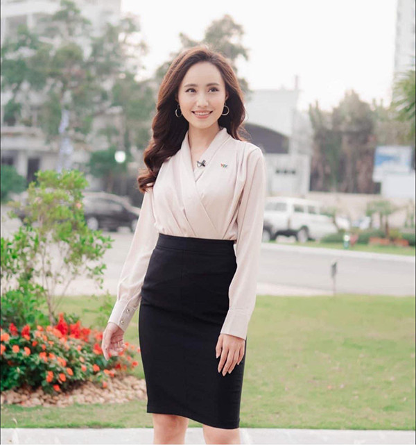 "Để lại dáng gầy nhẳng như trước thì chắc khó lắm. Tôi sẽ cân đối tập luyện để cơ thể săn chắc mà vẫn giữ cân nặng vừa phải. Rất may mọi người đều nhận xét rằng Xuân Anh béo lên trông lại xinh hơn xưa”, BTV Xuân Anh chia sẻ.