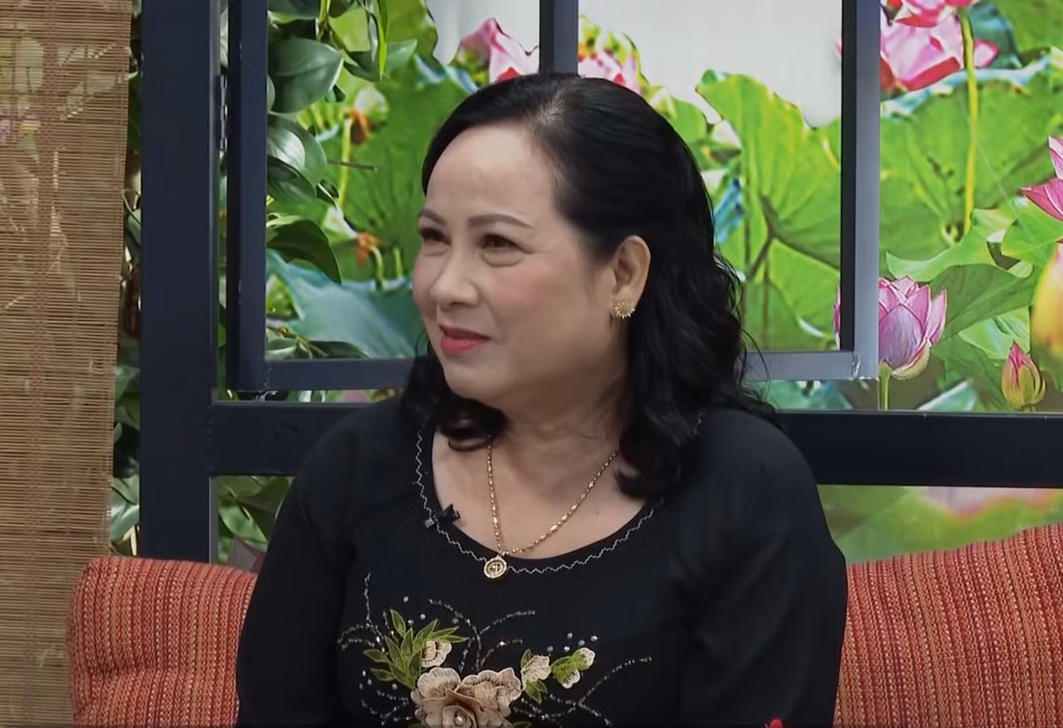 Ve ra mat, co gai bi phan doi, vai nam sau me chong ung ho-Hinh-4