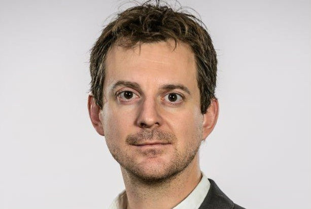 Nhiệm vụ chính của Chris Norton, Phó chủ tịch Truyền thông Quốc tế là giải quyết những vấn đề liên quan đến người dùng Facebook ngoài nước Mỹ. Sau khi cựu Giám đốc Sản phẩm Frances Haugen cảnh báo kế hoạch mã hóa rộng rãi của Facebook tại một số quốc gia, Norton chỉ đạo đội ngũ PR để tìm cách xử lý, làm việc với lãnh đạo truyền thông tại từng khu vực để đảm bảo thông điệp của công ty được truyền tải rõ ràng. Ảnh: PR Week.