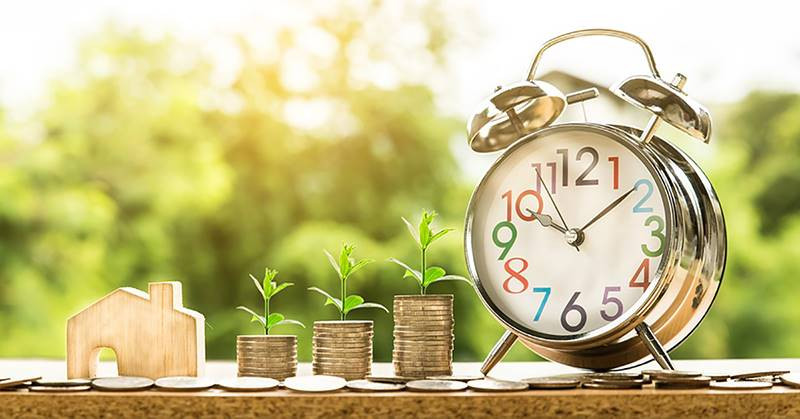 Người làm công ăn lương dễ nhận được khoản thưởng nóng nhờ những thành tích nổi bật trong công việc. Lãnh đạo sẵn sàng dành cho bạn một phần thưởng xứng đáng với công sức mà bạn đã bỏ ra.