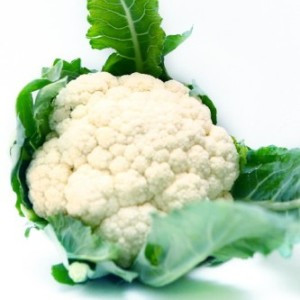 Súp lơ trắng Một bát súp lơ trắng chứa 46,4 mg vitamin C và 16 microgram vitamin K, những yếu tố đó đã khiến súp lơ trắng trở thành một trong những loại thực phẩm thân thiện với não bộ.