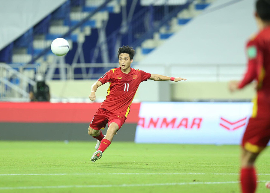 Tuyen Viet Nam: Thay Park muu gi voi quan cua bau Duc?