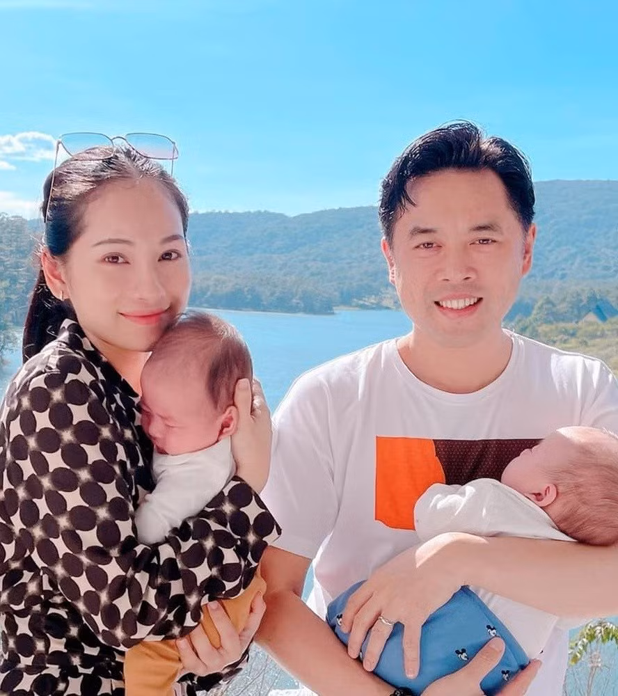 Duong Khac Linh hao hung khoe anh cung hai con trai va cai ket-Hinh-2