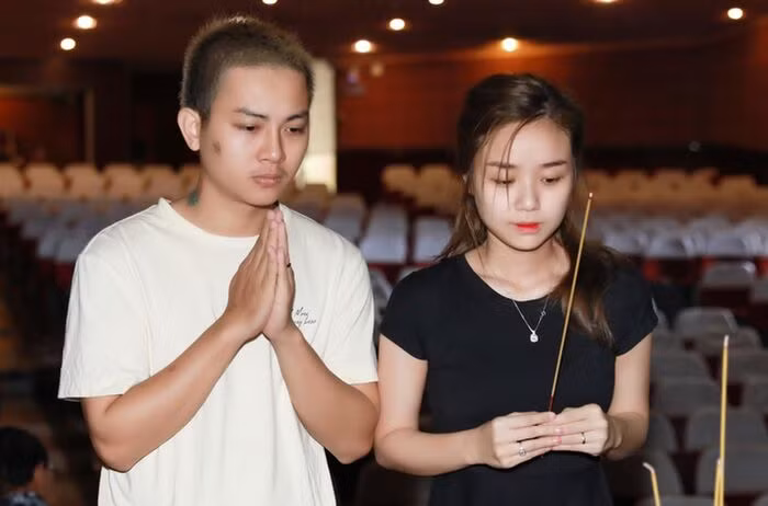 NSUT Hoai Linh co tat ca bao nhieu nguoi con?-Hinh-2