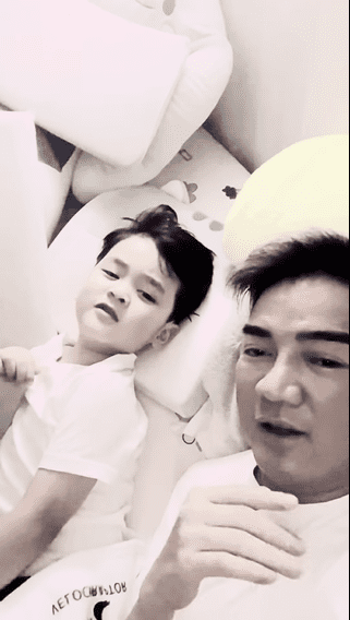 Dam Vinh Hung va con trai tau hai giua dem-Hinh-6