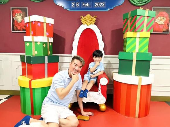 Dam Vinh Hung va con trai tau hai giua dem-Hinh-7