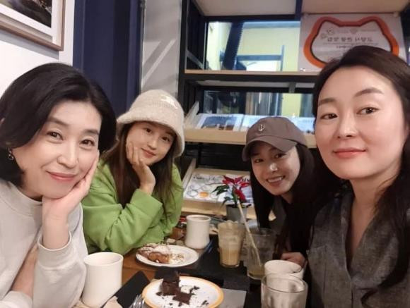 Nhan sac Kim Tae Hee o tuoi 42 nhu the nao duoi camera thuong?-Hinh-3