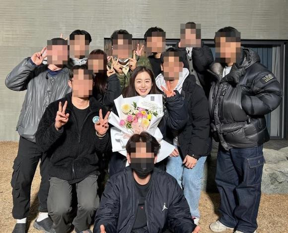 Nhan sac Kim Tae Hee o tuoi 42 nhu the nao duoi camera thuong?