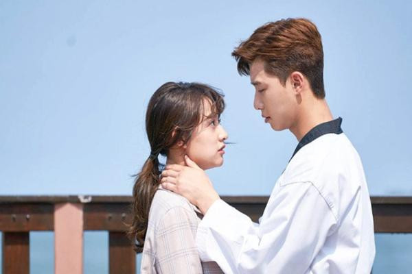 Biet toi sap ket hon, chong cu bong den cau xin quay lai