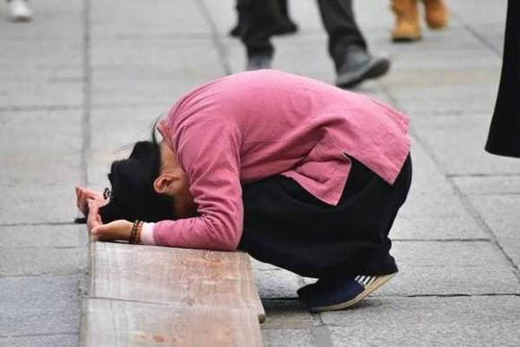 Vao chua thap huong le Phat, khong duoc uoc 3 dieu nay