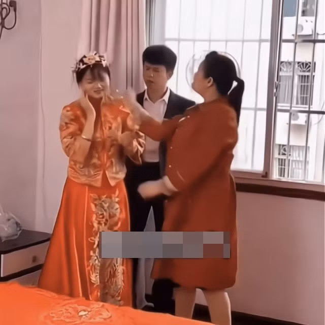 Đêm động phòng, mẹ chồng xông vào tát cô dâu cháy má khi phát hiện vết sẹo trên bụng - 1