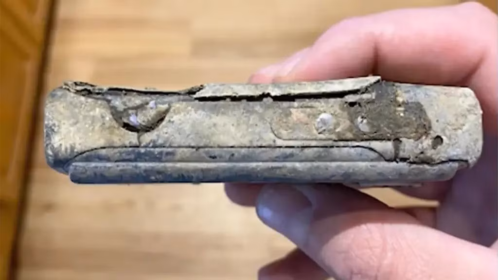 Ngư dân tìm thấy chiếc máy ảnh bị mất của người lạ ảnh 2