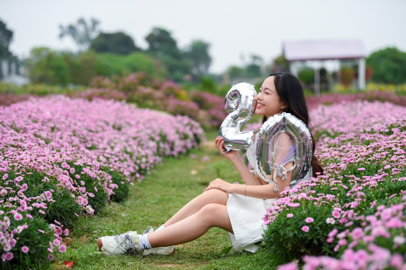 A khoi Tai sac Phuong Dong thang hang nhan sac sau dang quang-Hinh-5