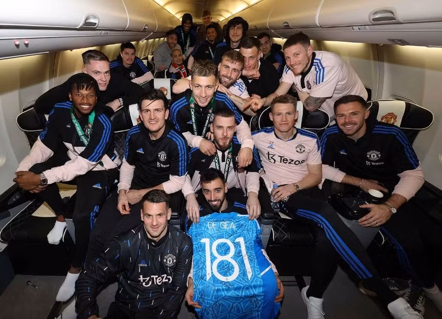 De Gea nhan qua dac biet sau khi pha ky luc cua Schmeichel