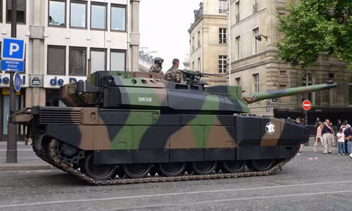 Pháo chính được kết hợp với hệ thống điều khiển hỏa lực tiên tiến SAGEM HL-60 cho phép xạ thủ hoặc chỉ huy có thể lựa chọn 6 mục tiêu khác nhau để tấn công chỉ trong vòng 30 giây.