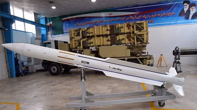 Tên lửa phòng không tầm trung Sayyad 2 do Iran thiết kế và chế tạo.