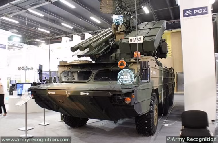 Biến thể nâng cấp của hệ thống phòng không 9K33 Osa (Liên Xô sản xuất) được định danh là 9A33BM OSA-P do công ty quốc phòng WZU của Ba Lan phát triển. Biến thể nâng cấp này có thể tích hợp với các hệ thống phòng không theo tiêu chuẩn NATO.