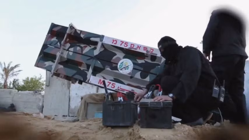 Bệ phóng cố định của tên lửa M75 do Hamas tự chế.