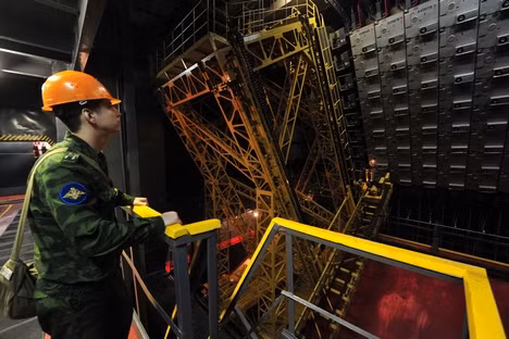 Lực lượng phòng thủ chiến lược Nga không ngừng gia tăng khả năng hoạt động của mình khi đưa vào sử dụng hàng loạt các trạm radar mặt đất mới. Trong ảnh là là phía bên trong radar Don-2N thuộc hệ thống phòng thủ tên lửa A-135 bảo vệ Moscow.