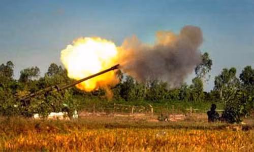 Lựu pháo M46 130mm khai hỏa trong cuộc diễn tập của Quân đội Nhân dân Việt Nam.