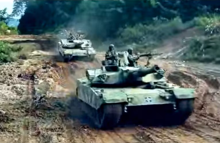 K1 gấp rút được lệnh hành quân ra biên giới chống lại cuộc tấn công quân sự của Triều Tiên.