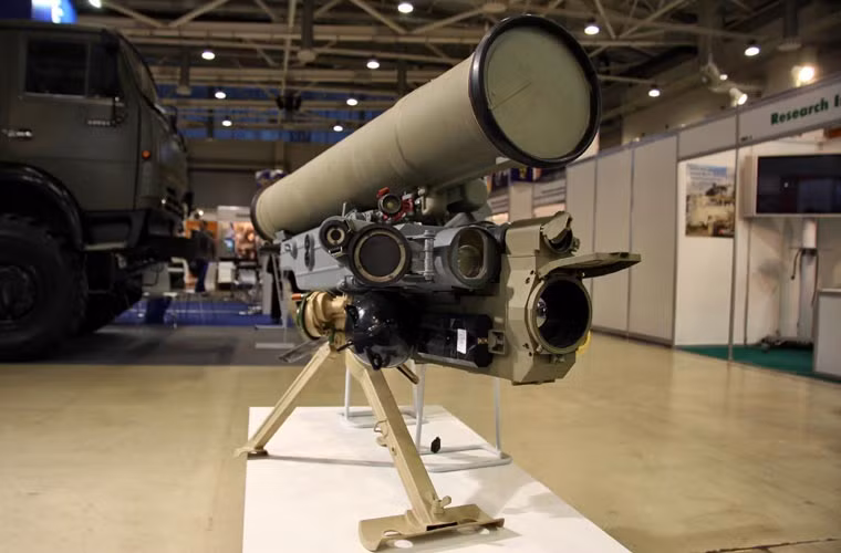 Ngoài ra, còn có tổ hợp tên lửa chống tăng dùng cho bộ binh chống tăng cơ động 9K115 Metis-M(AT-13 Saxhorn).