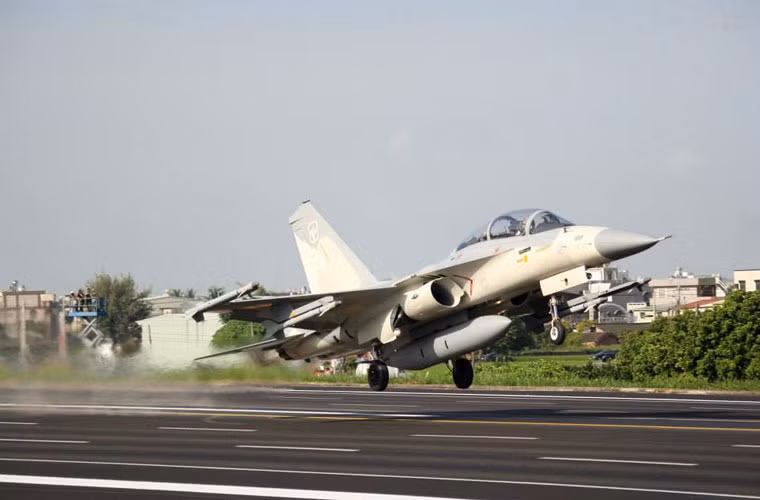 “Kịch bản của cuộc diễn tập là các căn cứ không quân bị thiệt hại nặng nề sau những đợt tấn công của các tên lửa đạn đạo và hành trình từ Trung Quốc”, thiếu tướng Đài Loan Hung Kuang-min nói.