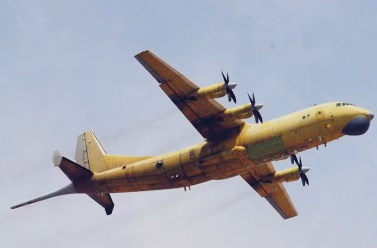 Nhằm đối phó với lực lượng tàu ngầm hùng mạnh của Mỹ-Nhật, Trung Quốc đang tích cực phát triển máy bay săn ngầm tầm xa tương tự mẫu P-3C Orion của Mỹ. Theo đó, trong vài năm gần đây Trung Quốc "vô tình" để lộ mẫu thử máy bay chống ngầm tầm xa được định danh là Cao Tân 6.