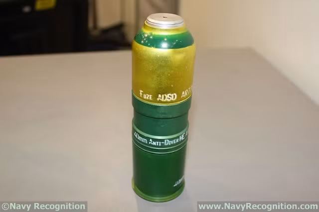 Mẫu đạn phóng lựu AR476 cỡ nòng 40mm được dành cho các nhiệm vụ chống biệt kích dưới nước.