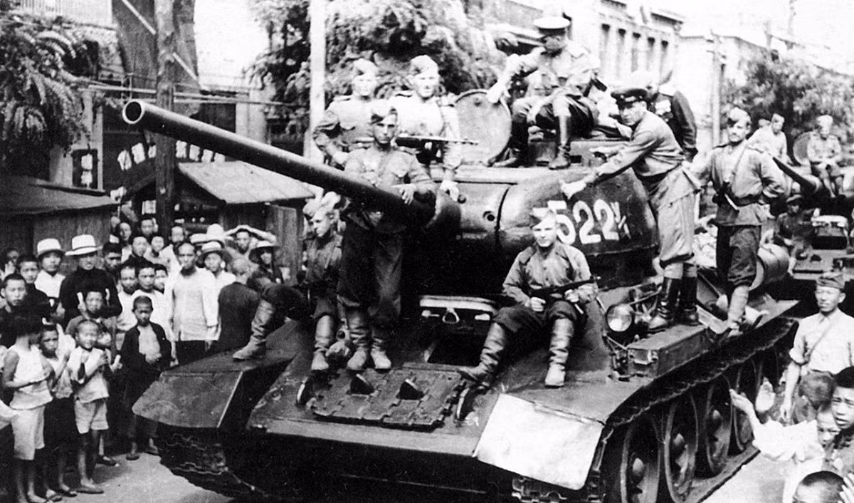 T-34/85 của Hồng quân Liên Xô trong Chiến tranh Thế giới thứ 2.