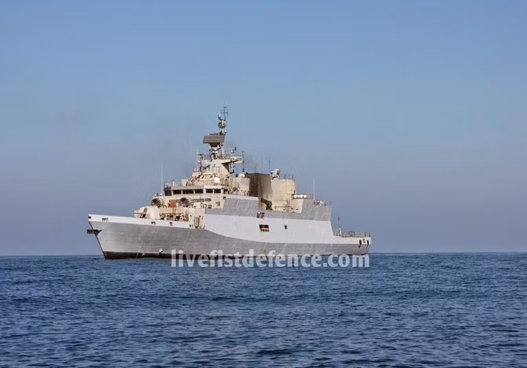 Tàu có chiều dài 110 mét, rộng 13,7 mét, lượng giãn nước toàn tải 3.400 tấn. Tàu được trang bị 1 pháo hạm siêu nhanh 76mm, 2 hệ thống rocket chống ngầm RBU-6000, 2 cụm phóng ngư lôi với 3 ống phóng/cụm cùng 2x8 hệ thống phóng tên lửa phòng không Barak.