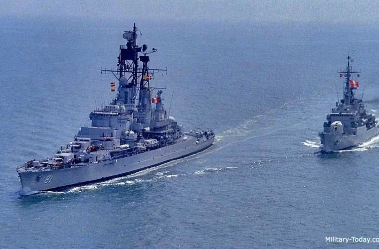 Tàu được trang bị 4 nồi hơi cung cấp hơi nước cho 2 tuabin với công suất 85.000 mã lực. Hệ thống động lực này truyền động cho chân vịt 2 trục, tốc độ tối đa đạt 32 hải lý/giờ, tầm hoạt động khoảng 7.000 hải lý.