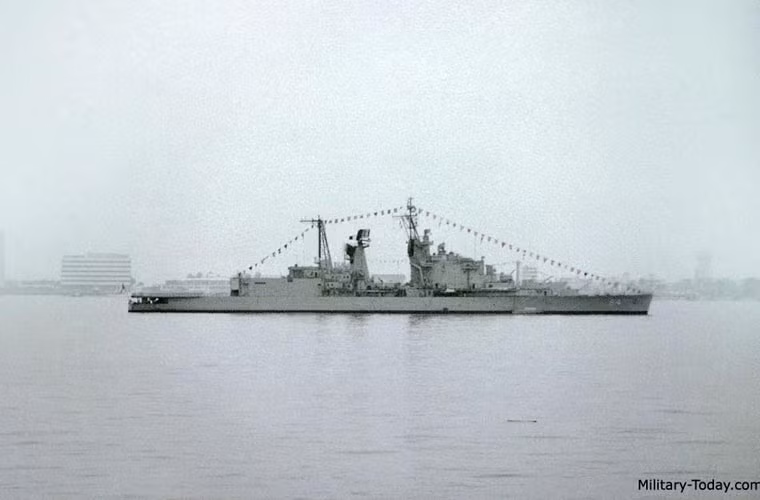 Chiếc tuần dương hạm BAP Aguirre đã được cho nghỉ hưu vào năm 1999, chỉ còn chiếc BAP Almirante Grau đang hoạt động.