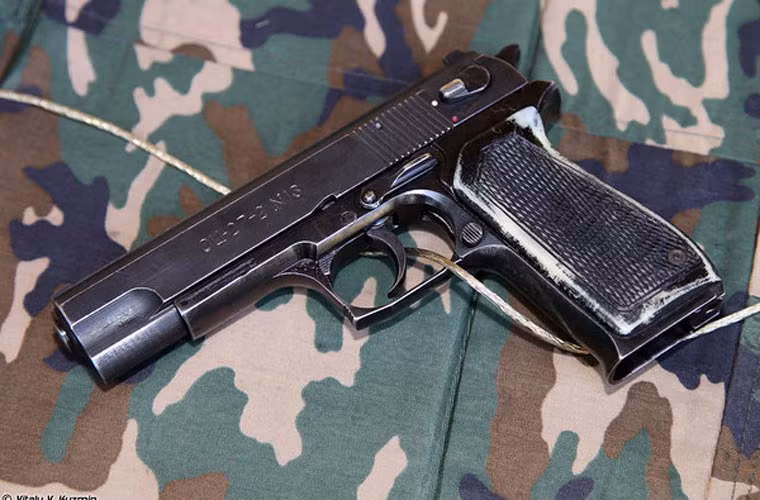 Súng lục OTS-27 đang được sử dụng trong biên chế các đơn vị đặc biệt và lực lượng thực thi pháp luật Nga.