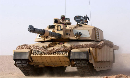 Đứng vị trí thứ 3 là xe tăng chiến đấu chủ lực Challenger II của Quân đội hoàng gia Anh, giá 8,6 triệu USD. Đây được xem là một trong những loại xe tăng được bảo vệ tốt nhất hiện nay, điều này được minh chứng qua các cuộc chiến mà nó đã tham gia. Kể từ khi ra đời năm 1994 tới nay, chỉ có 3 trường hợp Challenger II bị thiệt hại, đặc biệt là trong cuộc chiến Iraq 2003, nó bị trúng đạn súng chống tăng mạnh nhất thế giới RPG-29 (Nga sản xuất) nhưng kíp lái chỉ bị thương nhẹ.