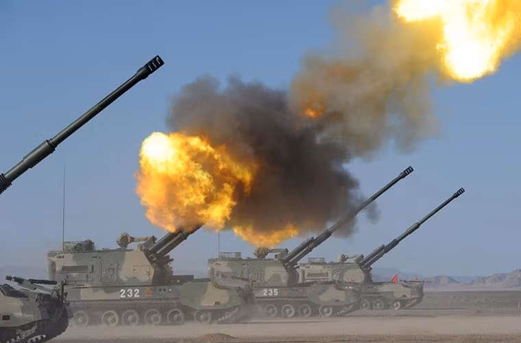 PLZ-05 được trang bị pháo chính 155mm/L52 được xem là một bước đột phá của Trung Quốc theo phong cách phương Tây. PLZ-05 được chính thức công bố vào năm 2007.