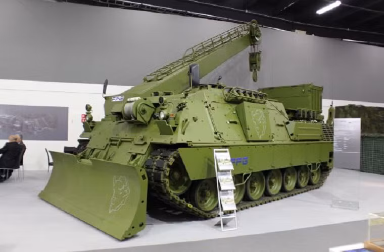 Mẫu xe công binh (ARV) Wisent 1, sản phẩm hợp tác quốc phòng giữa công ty Flensburger Fahrzeugbau của Đức và Bộ quốc phòng Ba Lan.