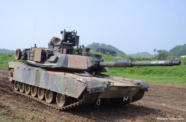 M1A2SEP được áp dụng những công nghệ tối tân nhất hiện nay cho dòng xe tăng chiến đấu chủ lực. Xe tăng này được trang bị công nghệ áo giáp tiên tiến được gia cố bằng một lớp uranium nghèo giúp chống chịu tốt hơn với các loại vũ khí xuyên giáp.