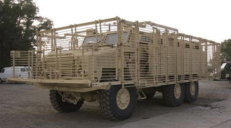 Giáp lồng một giải pháp để đối phó với RPG-7 nhưng nó không hoàn toàn giúp những chiếc xe thiết giáp bên trong an toàn hơn trước cuộc tấn công bằng RPG-7. Giáp lồng một giải pháp để đối phó với RPG-7 nhưng nó không hoàn toàn giúp những chiếc xe thiết giáp bên trong an toàn hơn trước cuộc tấn công bằng RPG-7.