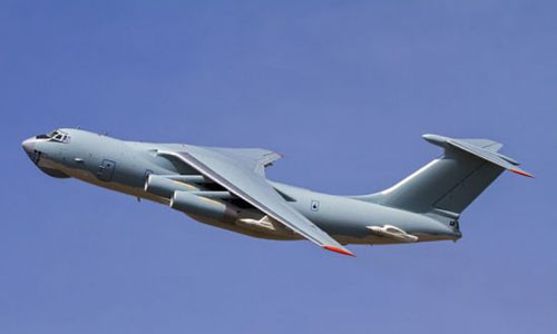 Máy bay tiếp dầu trên không Il-78.