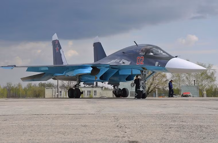 Tiêm kích-bom Su-34, nó là đại diện mới cho sức mạnh tấn công mặt đất của Không quân Nga ở hiện tại và tương lai.