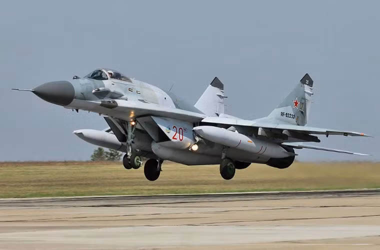 MiG-29SMT được cập nhật nhiều công nghệ điện tử hàng không hiện đại để tiếp tục duy trì sức mạnh trong nhiều năm tới.