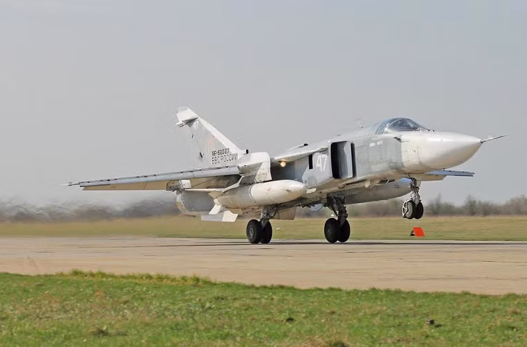 Cường kích Su-24 là lực lượng tấn công mặt đất chủ đạo của Không quân Nga. Nó là chiếc máy bay chiến đấu đầu tiên của Liên Xô được trang bị hệ thống dẫn đường và tấn công kỹ thuật số.