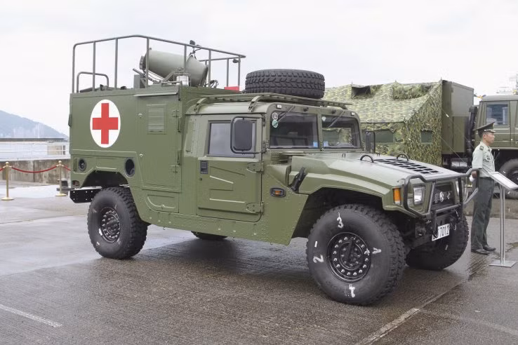 Phiên bản phòng dịch của xe bọc thép Đông Phong EQ2050.