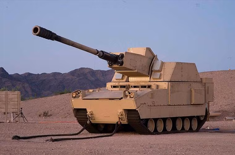 Nổi bật trong các chương trình vũ khí hạng nặng cho lực lượng mặt đất của Mỹ là chương trình đại bác không đường ngắm XM1203 NLOS-C. Đây là một phần trong chương trình phát triển phương tiện chiến đấu mặt đất có người lái tương lai.