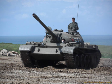 Xe tăng chiến đấu chủ lực T-55.