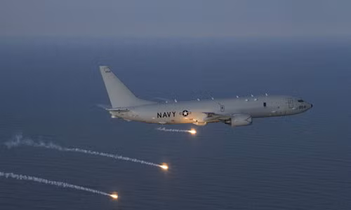 Máy bay trinh sát, chống tàu ngầm P-8 Poseidon của Mỹ.