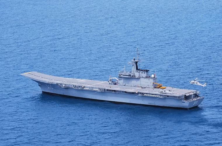 Gần đây, trên trang mạng thaidefense-news của Thái Lan đã đăng tải một số hình ảnh cuộc tập trận quân sự mới nhất của hải quân nước này. Điều đặc biệt nhất là cuộc tập trận lần này có sự tham gia của tàu sân bay HTMS Chakri Narubet.